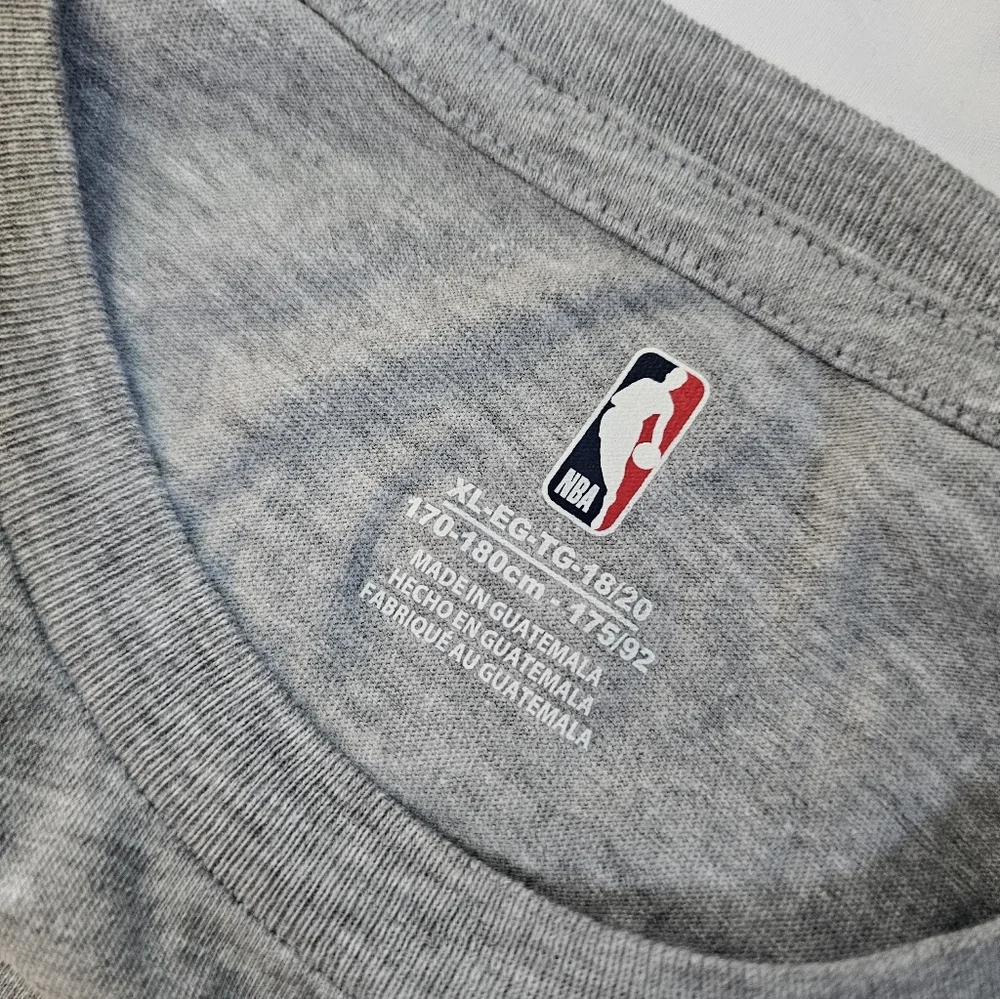 New York Knicks Long-Sleeve Gray Tee- Youth XL- NWT